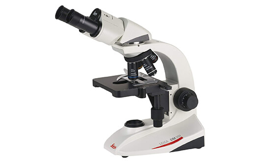 ライカマイクロシステムズ顕微鏡を買取査定中