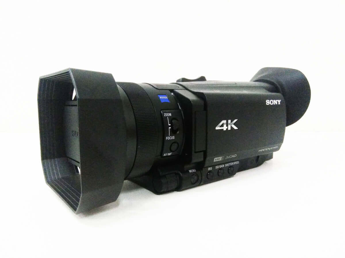 FDR-AX700