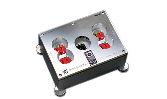 AUDIO REPLASの電源タップ「SBT-4SZ/HG-MK2SR」を買取