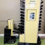 Duploの新聞広告自動丁合機