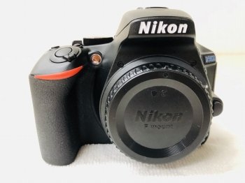 D5600