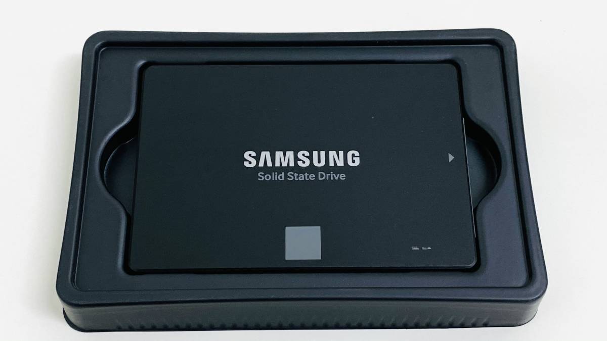 860 EVO MZ-76E1T0B_IT